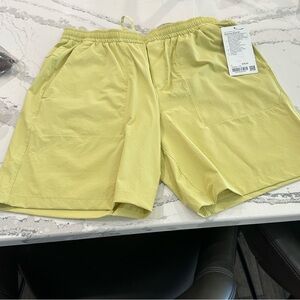 Lululemon 8” bowline shorts NWT